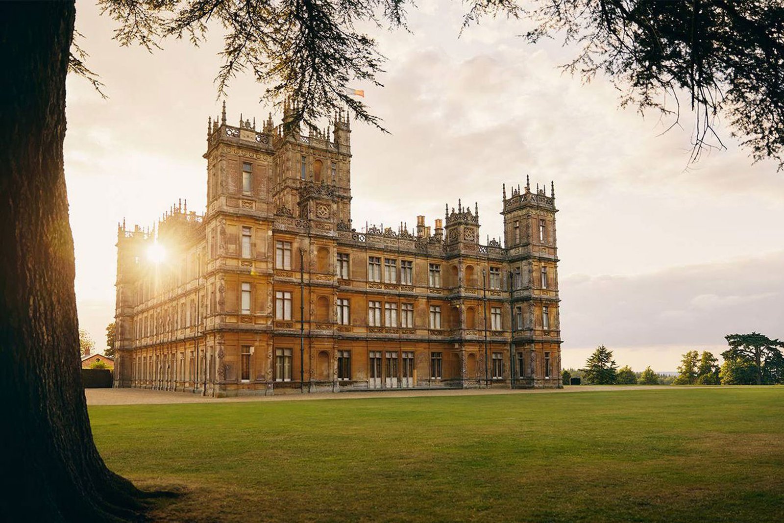 Downton-Abby from London Country Tours
