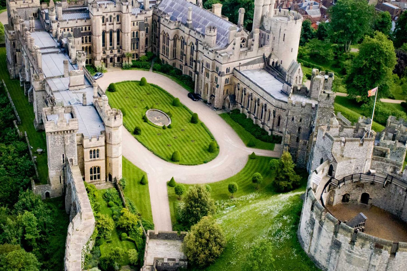 Hunte-Aerial from London Country Tours