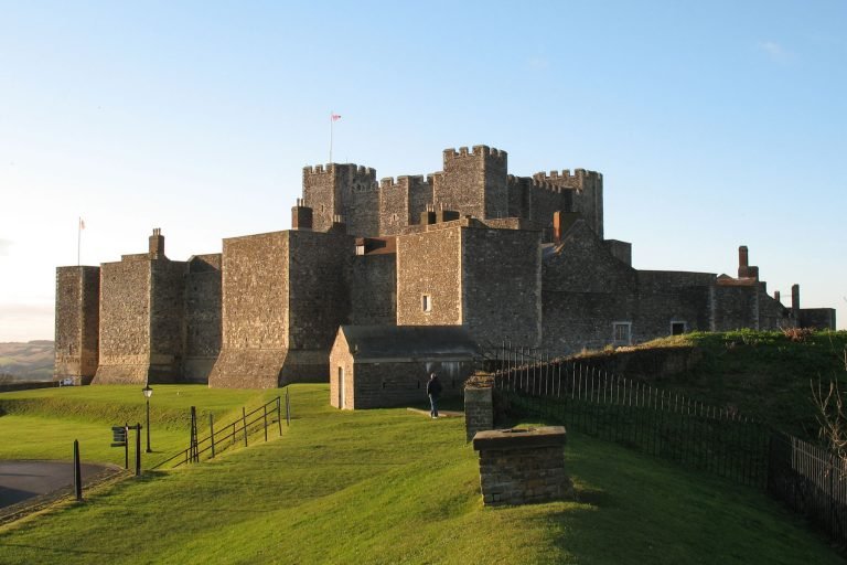 DOVER CASTLE TOUR IS THE MOST FAMOUS STRONGHOLD IN ENGLAND